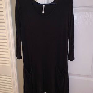 Simple black dress (with pockets!)